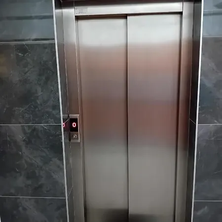Deluxe 90m2 Apartment